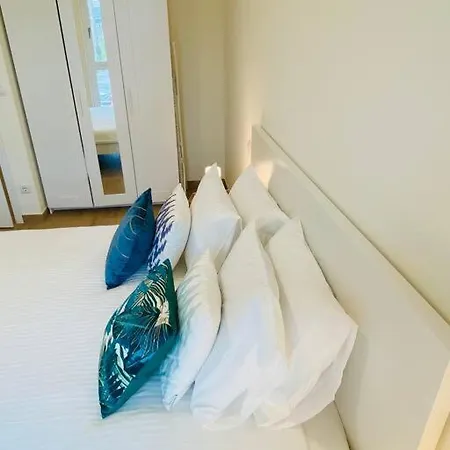 Luxury 2023 Flat In Center With Parking-hol1